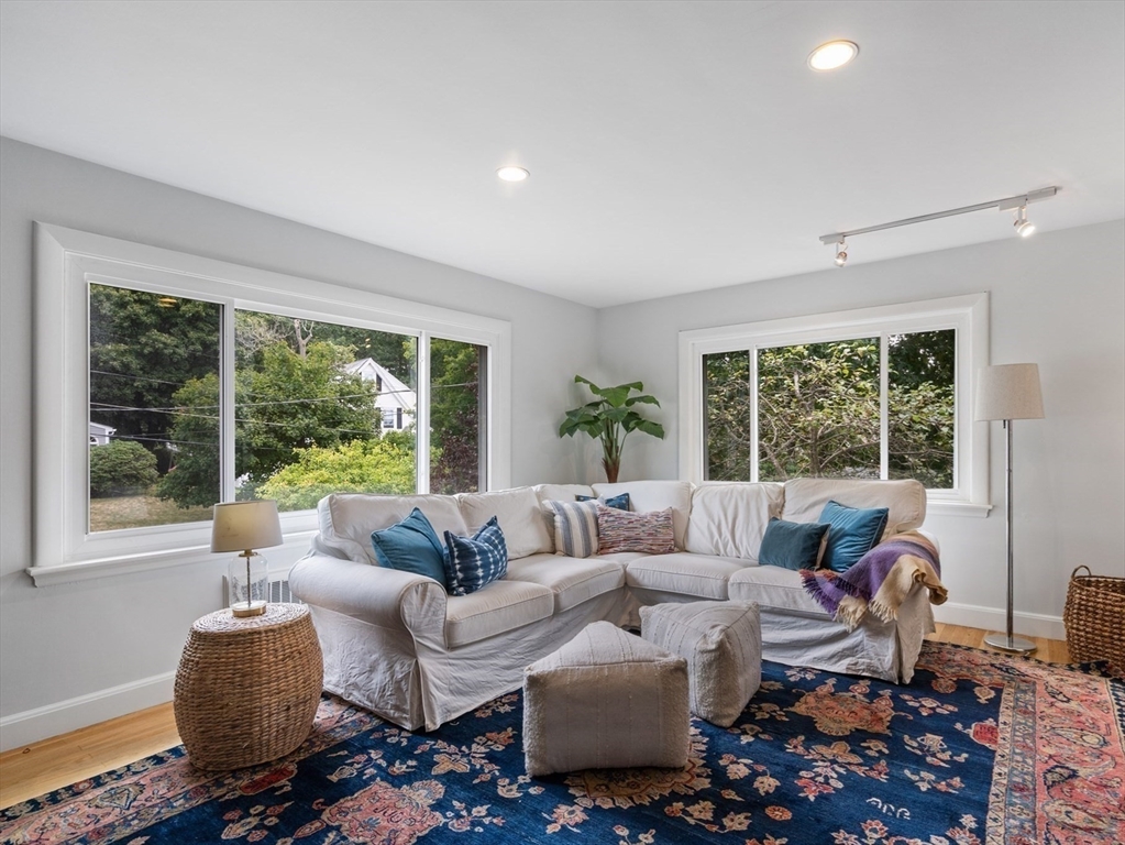 154 Lincoln Road Medford, MA 02155 - Photo 4 of 27 Gallery Image 4