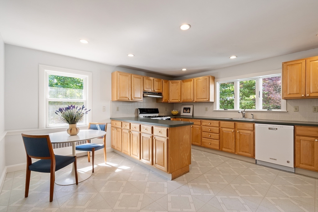 154 Lincoln Road Medford, MA 02155 - Photo 5 of 27 Gallery Image 5
