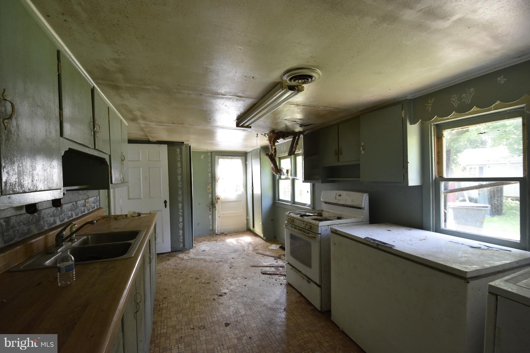 6414 Bozman Neavitt Road Neavitt, MD 21652 - Photo 4 of 10 Kitchen