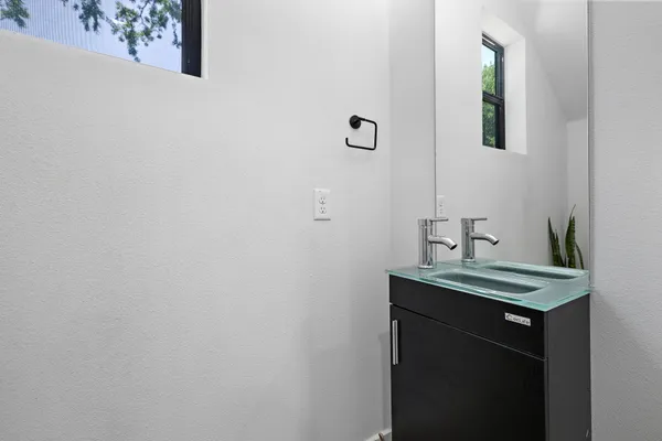 $464,900 | 408 West Odell Street, Unit 2, Austin, TX 78752