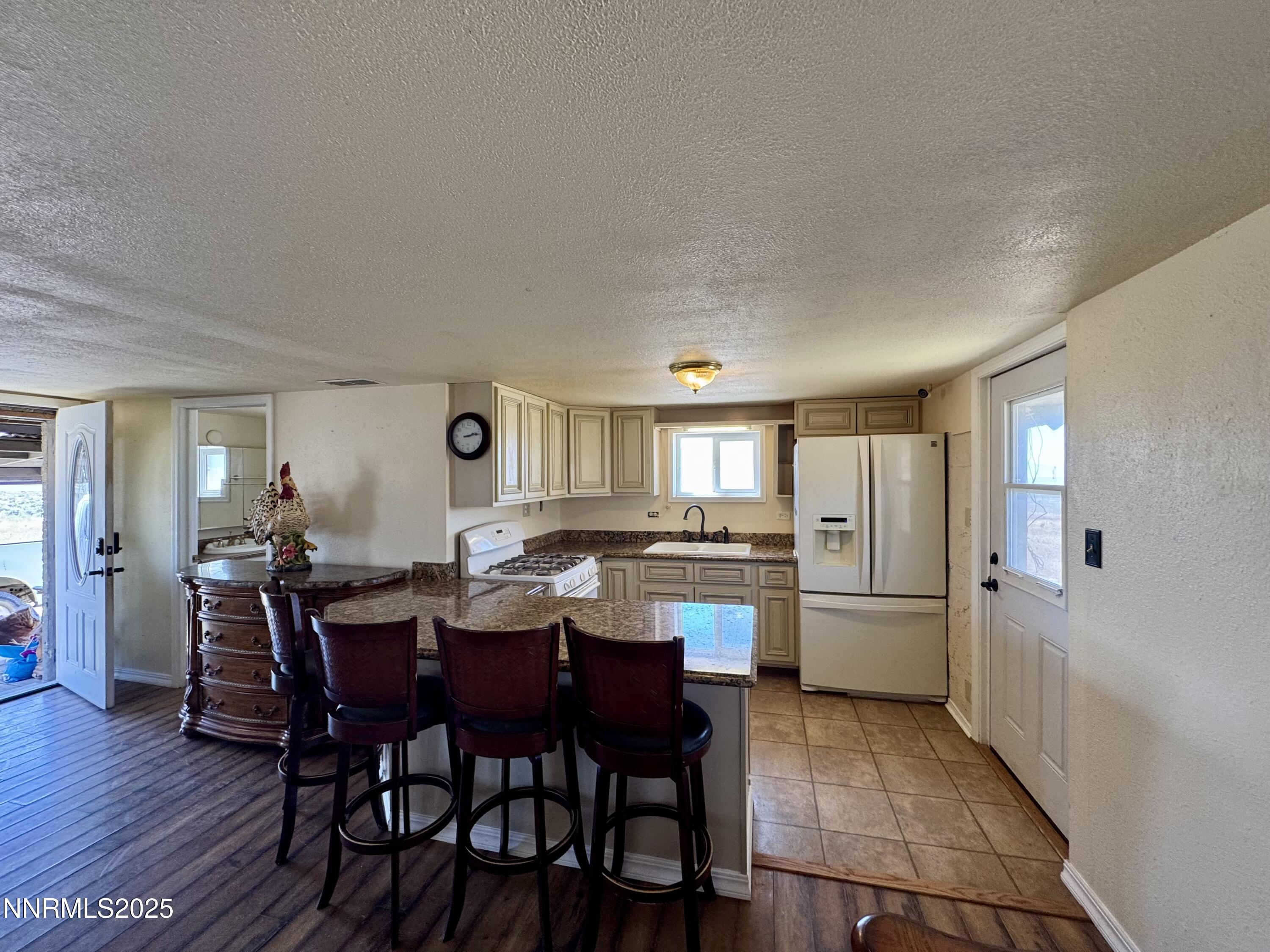 13995 Grass Valley Road Winnemucca, NV 89445 - Photo 5 of 21 IMG_7645