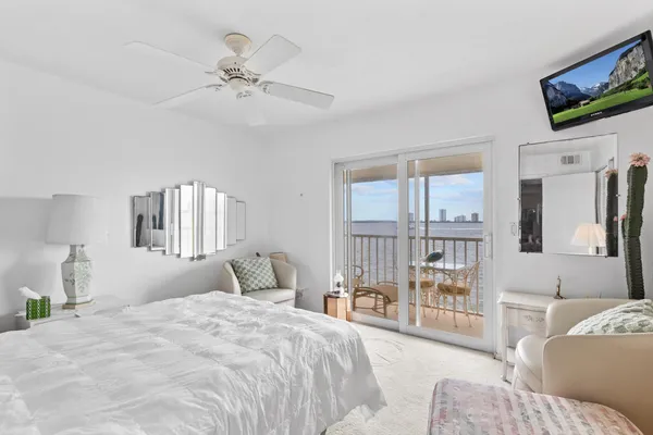 $149,900 | 101 Doolen Court, Unit 305, North Palm Beach, FL 33408