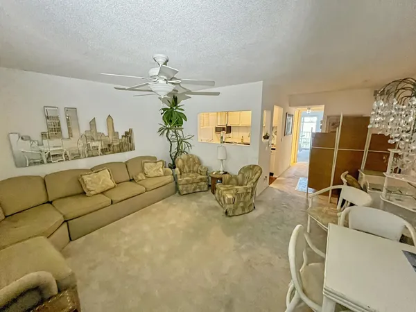$149,900 | 101 Doolen Court, Unit 305, North Palm Beach, FL 33408