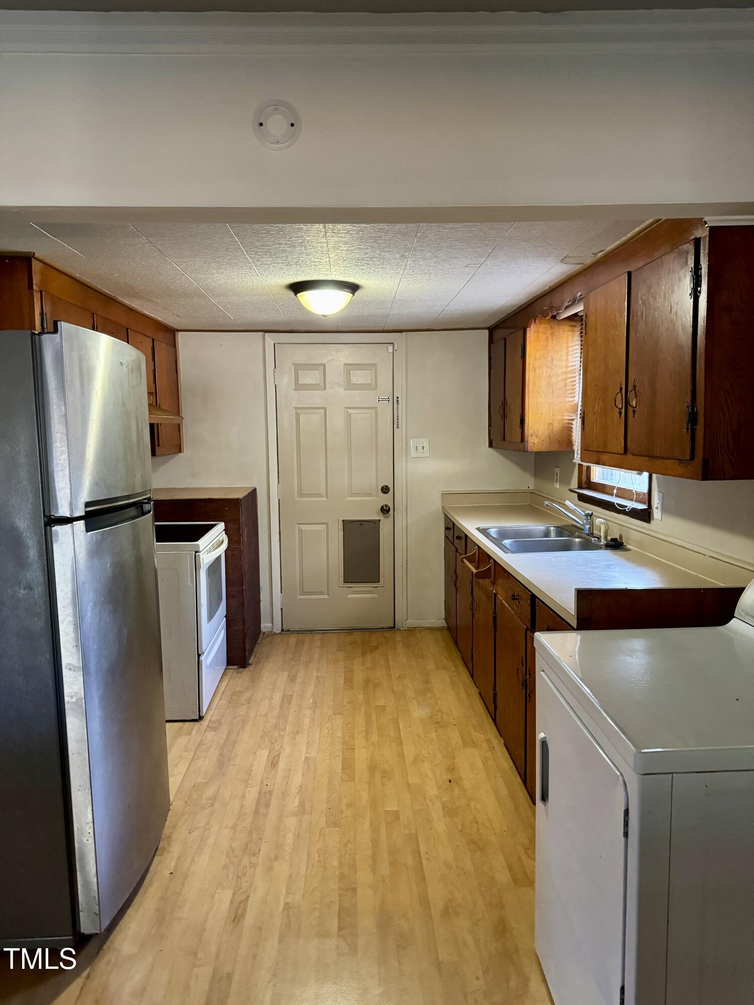 102 River Road Selma, NC 27576 - Photo 9 of 18 9