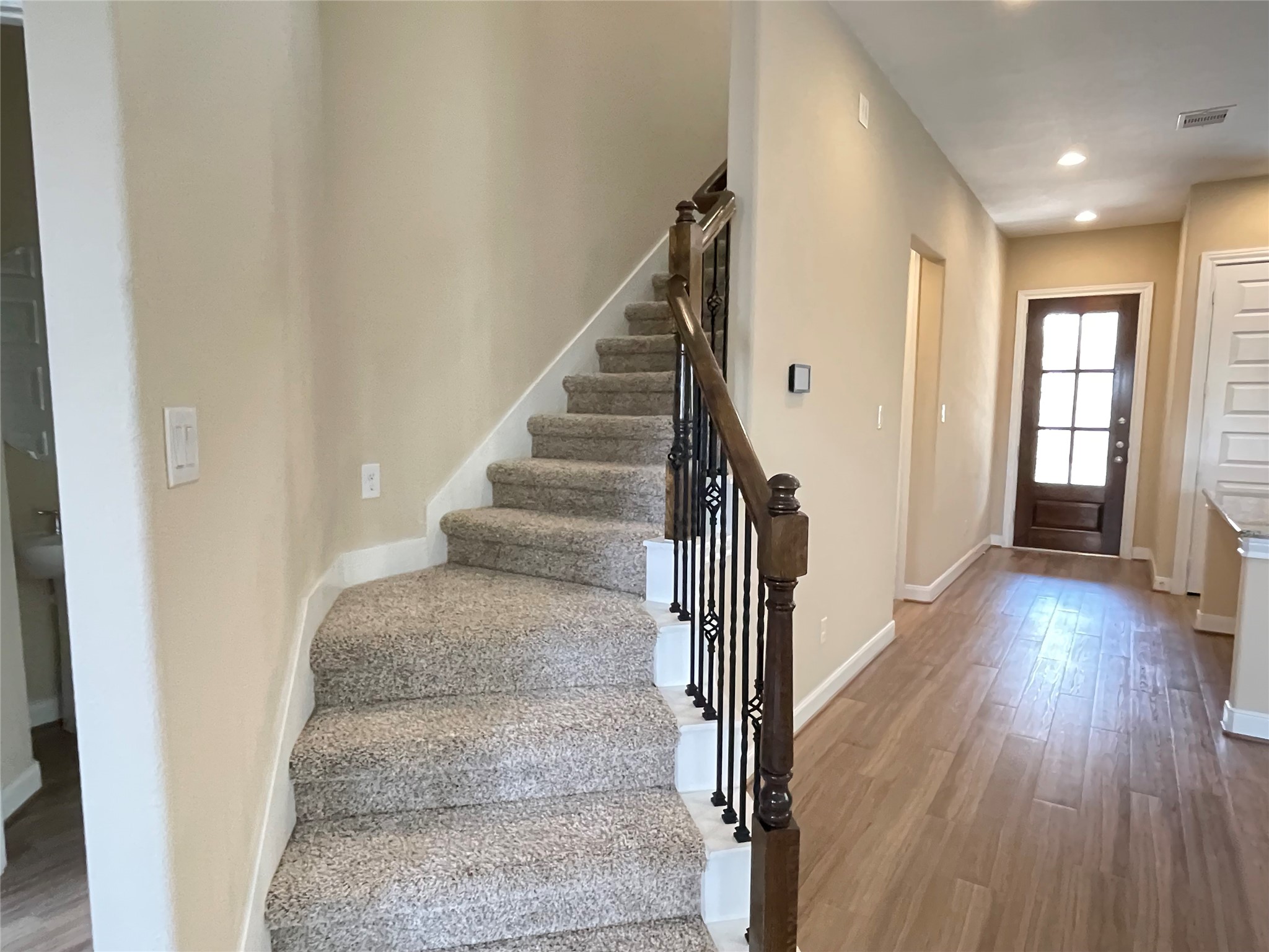 10418 Quiet Courtyard Road Houston, TX 77043 - Photo 27 of 48