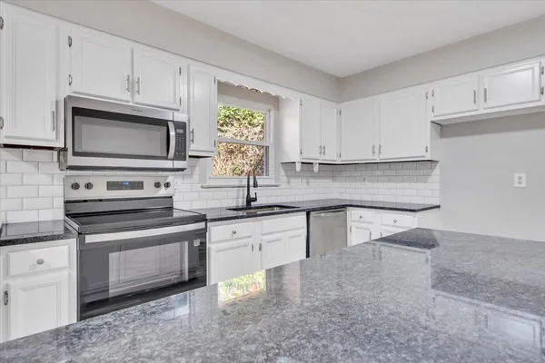 $324,950 | 222 Maple Drive, Blue Ridge, VA 24064