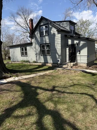 $308,000 | 105 Pearl Avenue, Willow Springs, IL 60480