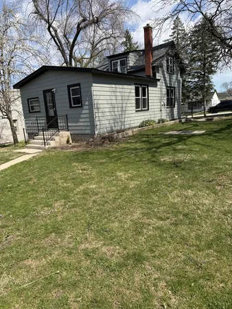 $308,000 | 105 Pearl Avenue, Willow Springs, IL 60480