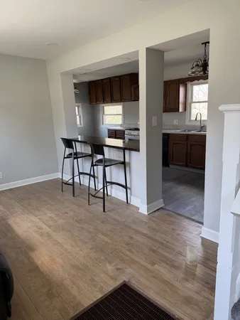 $308,000 | 105 Pearl Avenue, Willow Springs, IL 60480