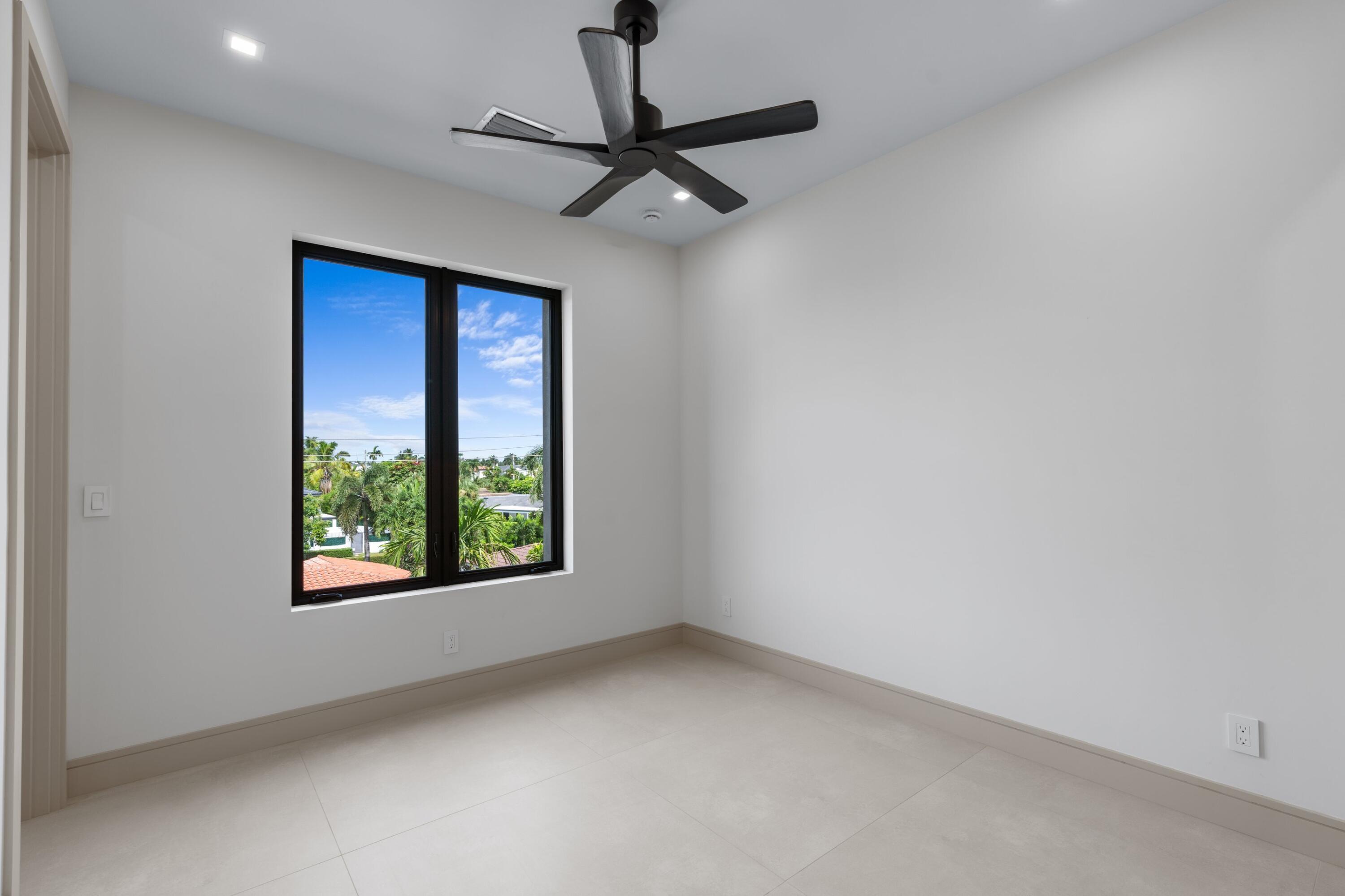 3099 Banyan Road, Unit B Boca Raton, FL 33432 - Photo 37 of 43 Guest Bedroom 2