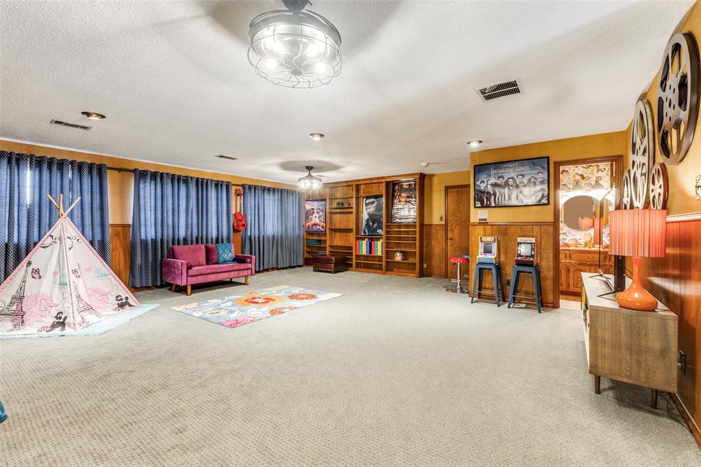 10615 Old Seagoville Road Dallas, TX 75217 - Photo 20 of 33 a view of a room with gym equipment