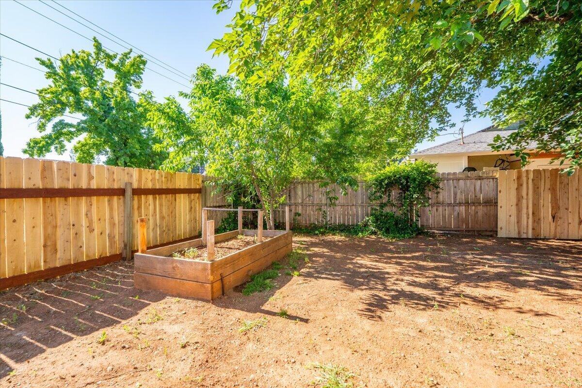 1118 4th Street Redding, CA 96002 - Photo 12 of 18 13-1118 4th St E-6