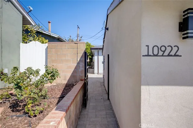 $3,300 | 10922 Garden Grove Avenue, Porter Ranch, CA 91326