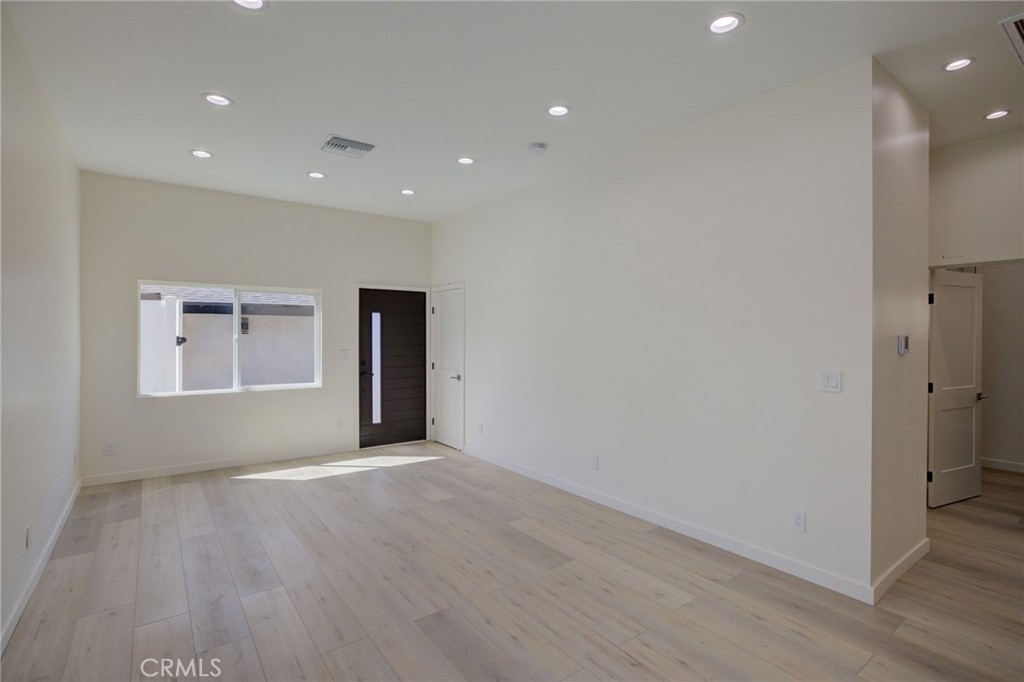 10922 Garden Grove Avenue Porter Ranch, CA 91326 - Photo 4 of 15