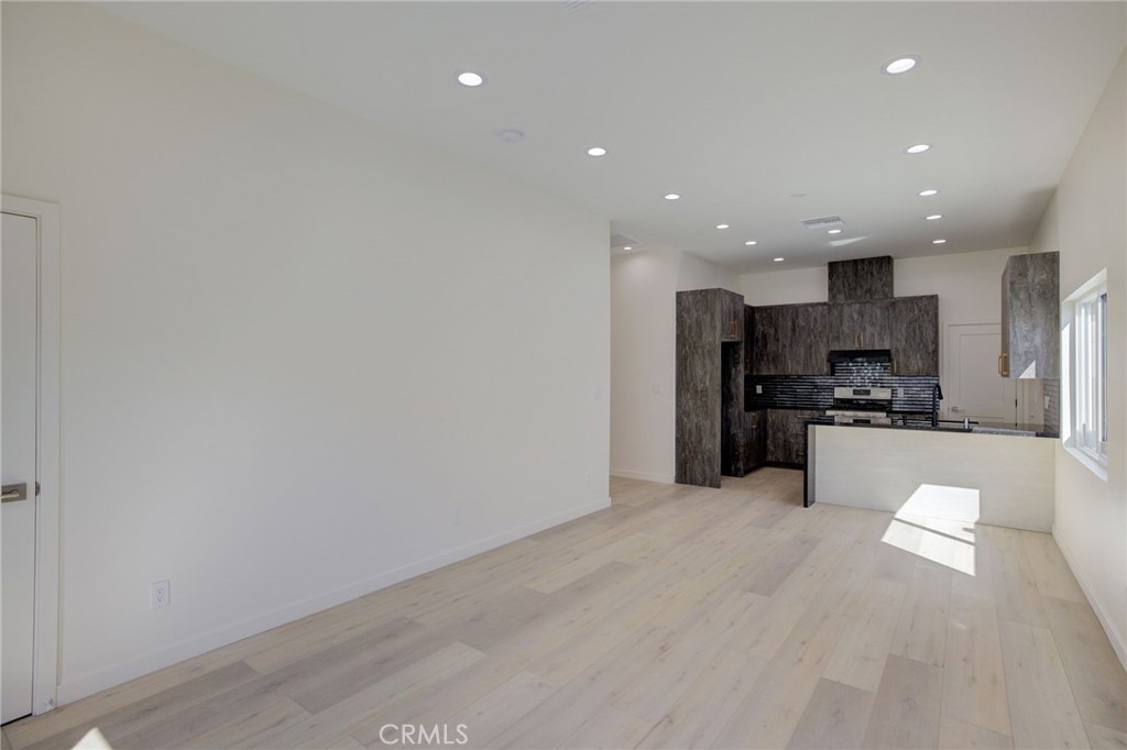 10922 Garden Grove Avenue Porter Ranch, CA 91326 - Photo 5 of 15