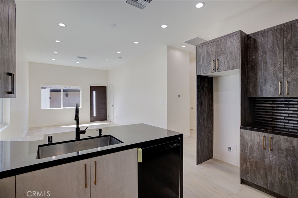 10922 Garden Grove Avenue Porter Ranch, CA 91326 - Photo 7 of 15