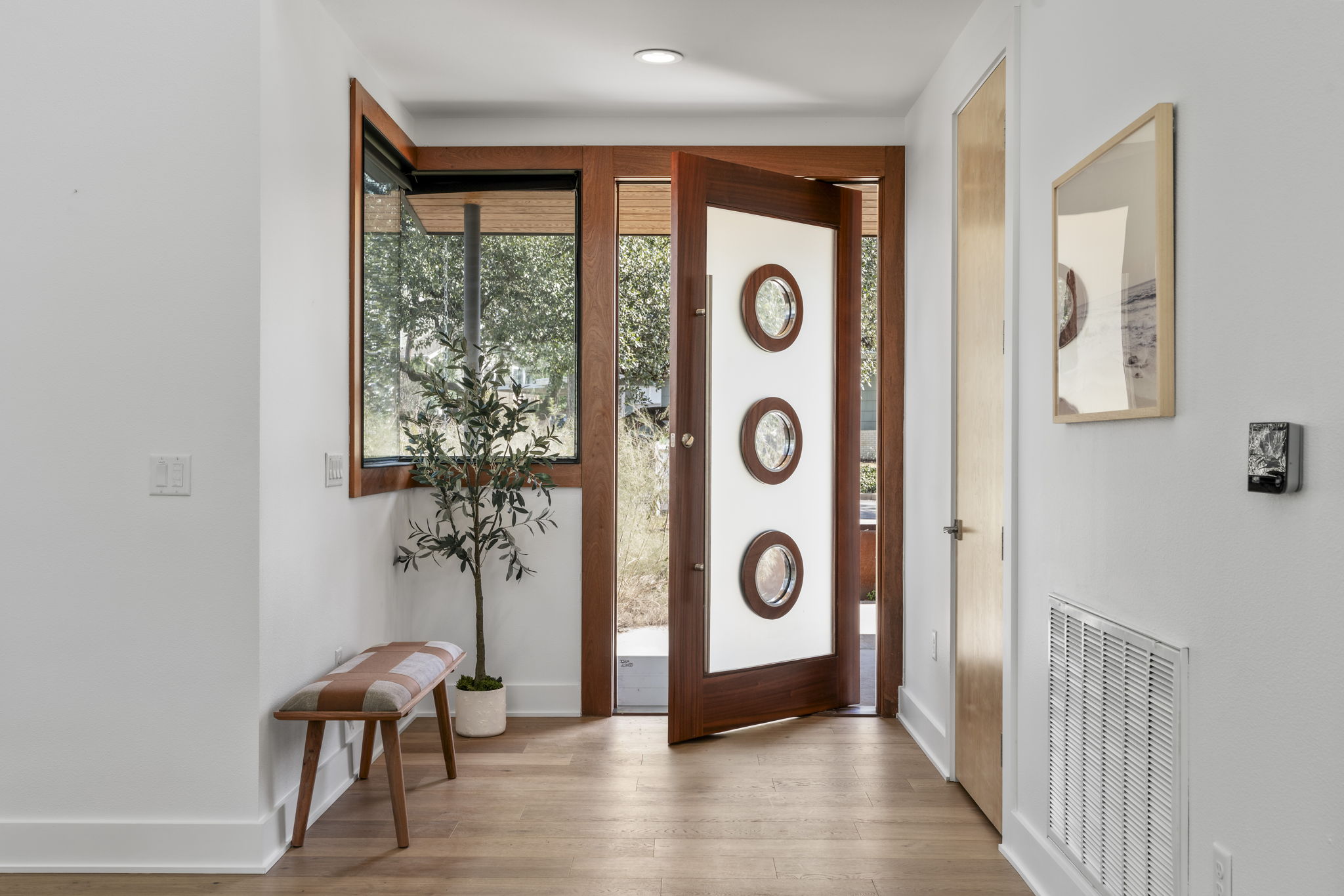 4602 Rue Street Austin, TX 78731 - Photo 4 of 39 a view of a livingroom with furniture and wooden floor