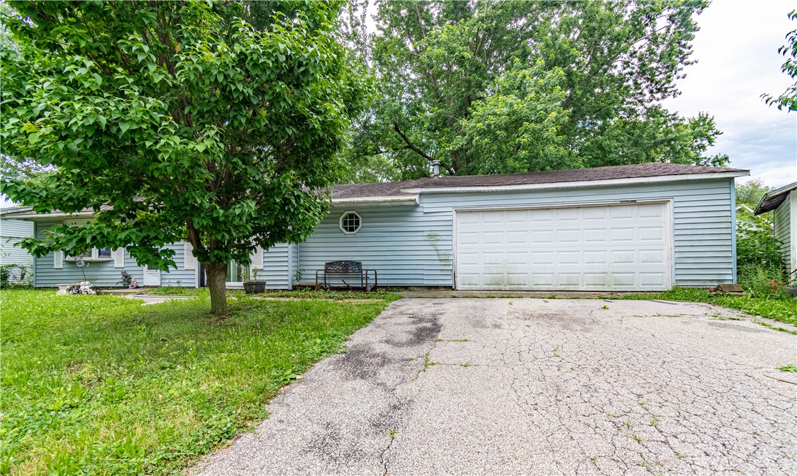 1947 Sir Richard Court Decatur, IL 62526 - Photo 8 of 9