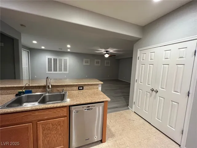 $2,350 | 2668 Dirleton Place, Henderson, NV 89044