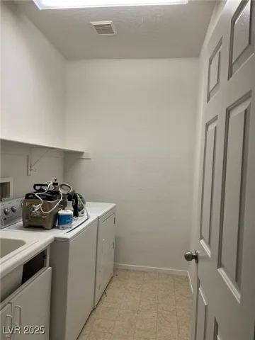 $2,350 | 2668 Dirleton Place, Henderson, NV 89044