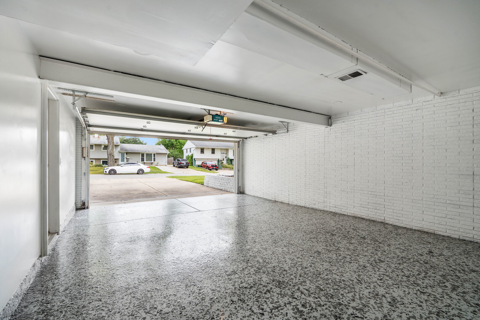 669 White Pine Road Buffalo Grove, IL 60089 - Photo 28 of 33 Gallery Image 28