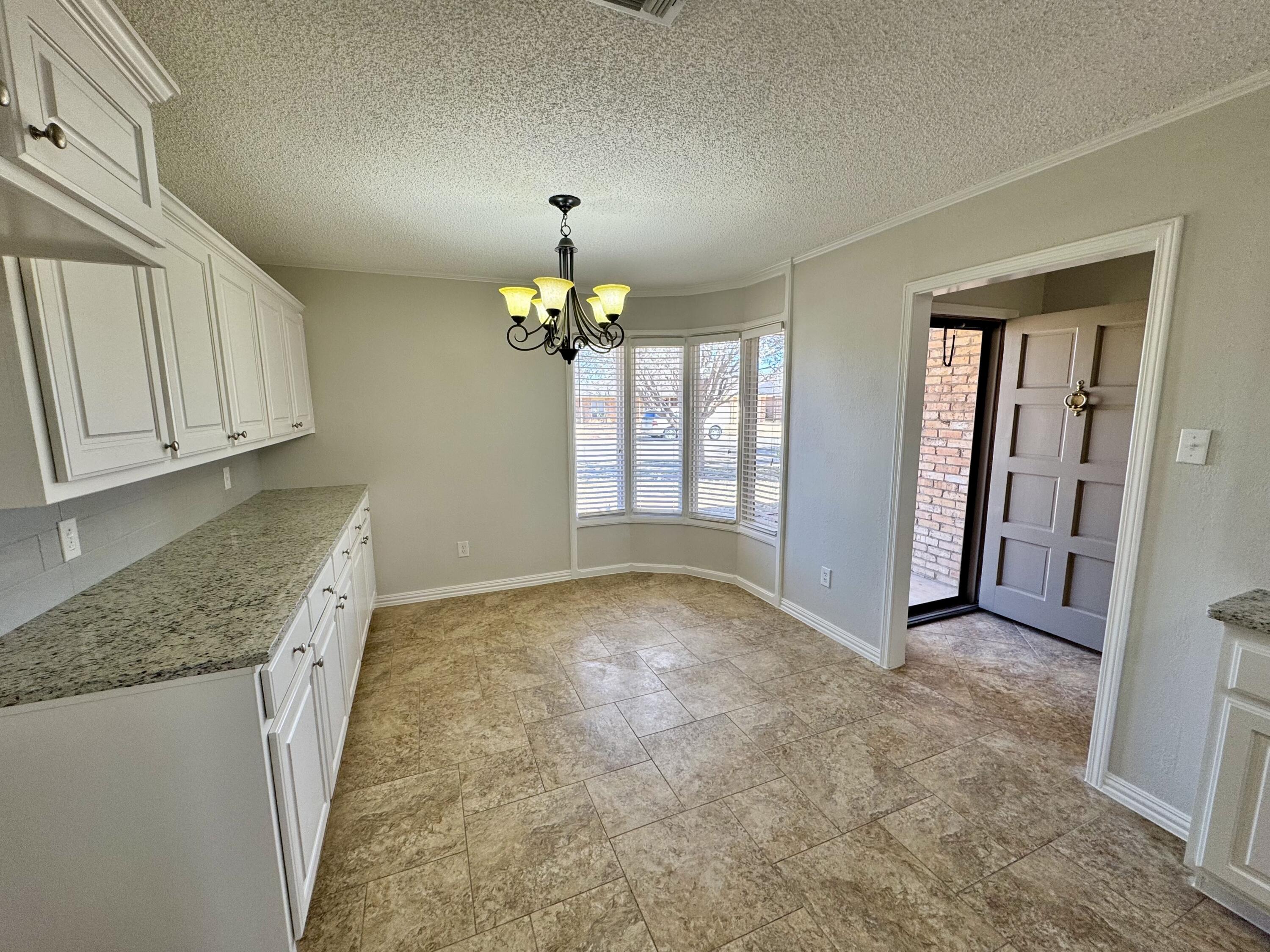 5421 94th Street Lubbock, TX 79424 - Photo 7 of 22