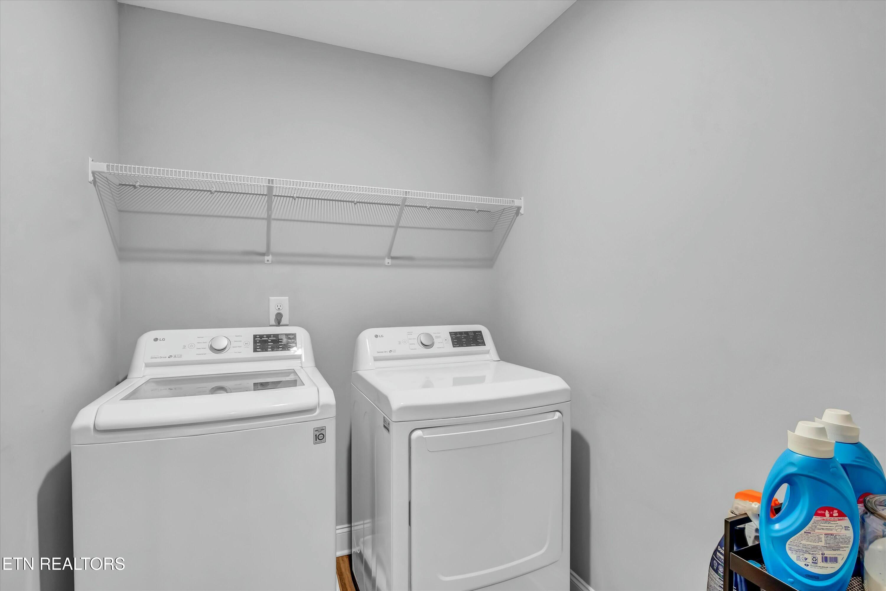 348 Broadberry Avenue Oak Ridge, TN 37830 - Photo 16 of 28 Laundry Room