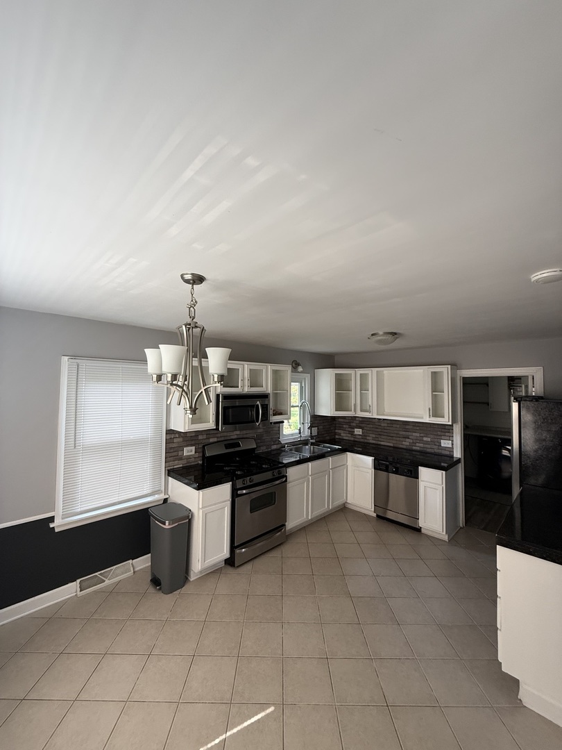 47 West Algonquin Road Des Plaines, IL 60018 - Photo 8 of 56 Gallery Image 8