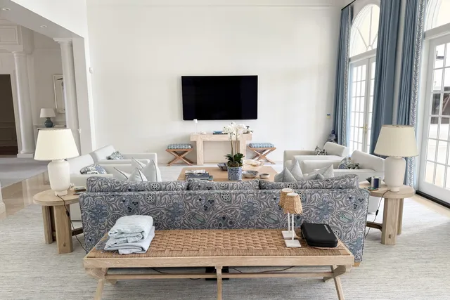 $150,000 | 1494 North Lake Way, Palm Beach, FL 33480