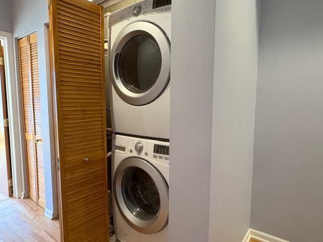 1543 North Hudson Avenue, Unit 2 Chicago, IL 60610 - Photo 12 of 19 a utility room with dryer and washer