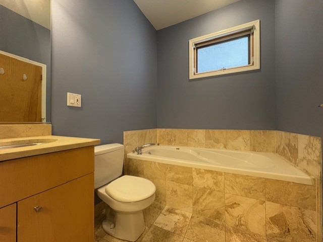 1543 North Hudson Avenue, Unit 2 Chicago, IL 60610 - Photo 17 of 19 a bathroom with a toilet and a bathtub