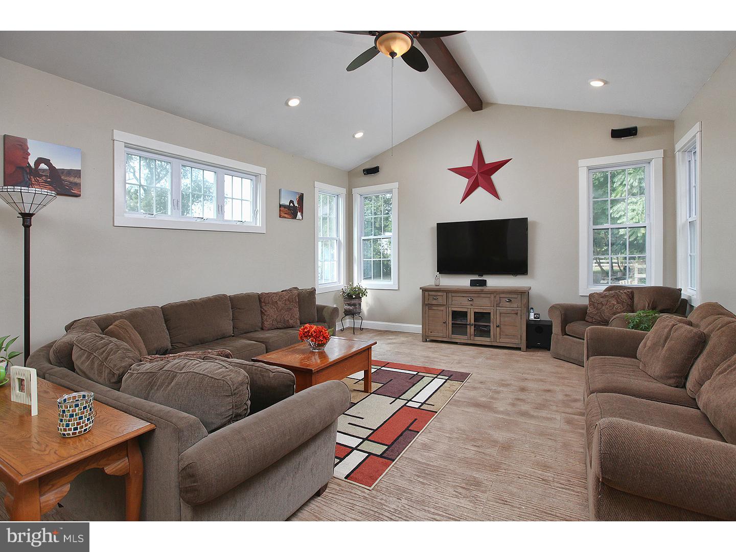 25 Dealtown Road Elmer, NJ 08318 - Photo 12 of 20 Great Room