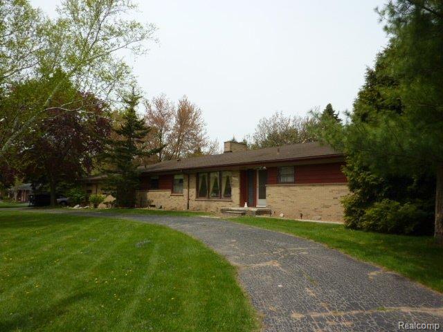 1235 Lenox Road Bloomfield Hills, MI 48304 - Photo 5 of 7 Closer View Front