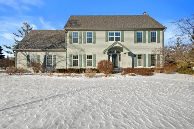 $699,900 | 4310 West Carriage Court, Mequon, WI 53092