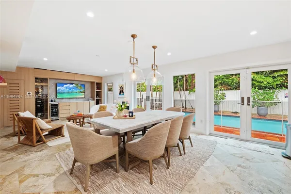 $19,500 | 200 West Mashta Drive, Key Biscayne, FL 33149