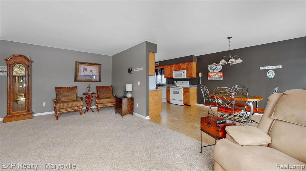 8678 Wildcat Road Jeddo, MI 48032 - Photo 4 of 36