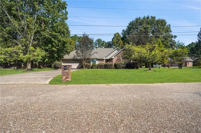 $275,000 | 17379 Oak Hollow Drive, Ponchatoula, LA 70454