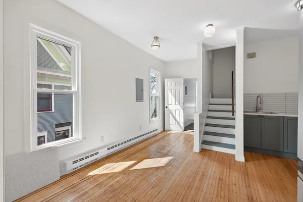 $2,000 | 2210 Colfax Avenue South, Minneapolis, MN 55405