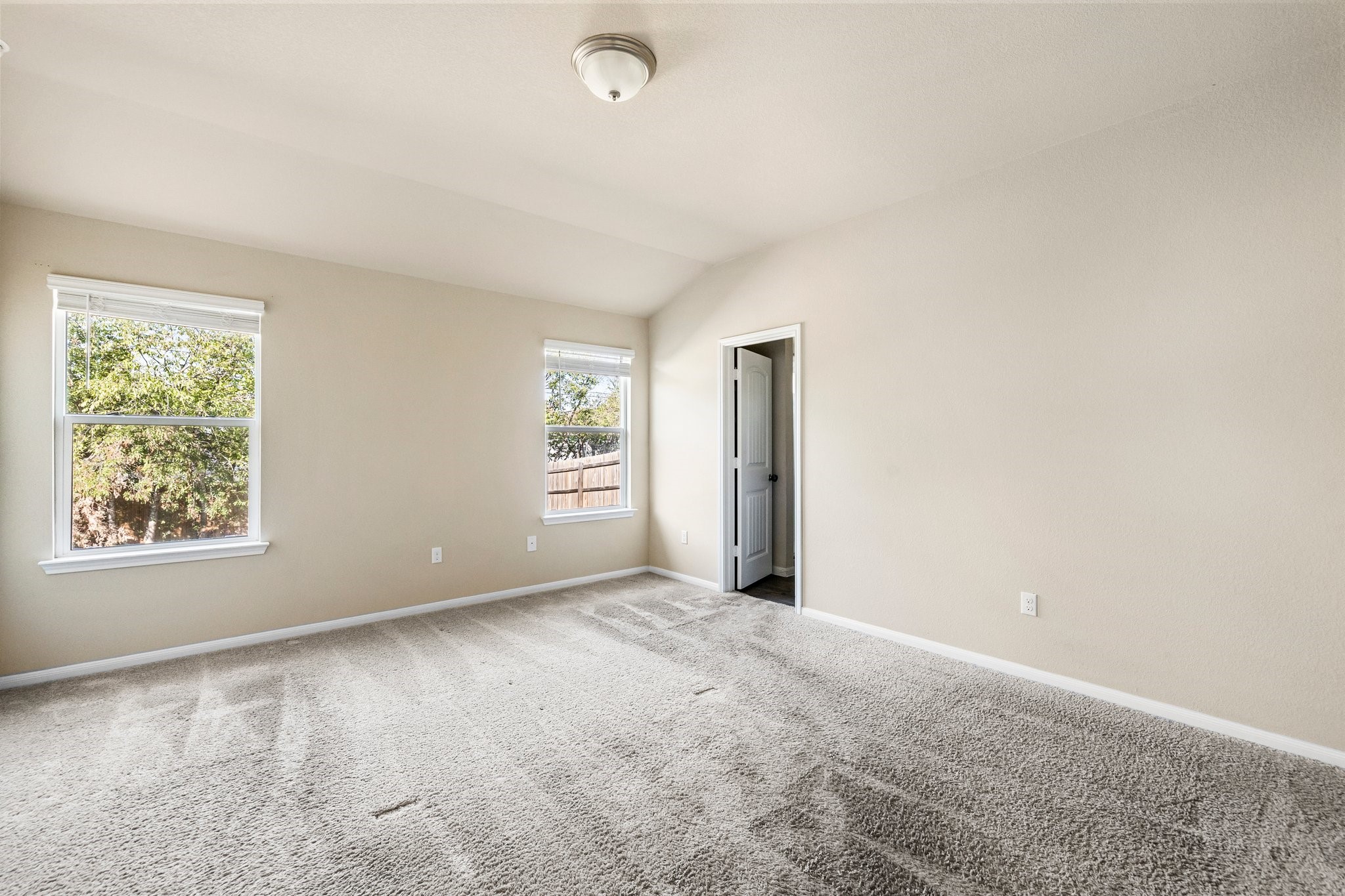 910 Comal Run Hutto, TX 78634 - Photo 12 of 25