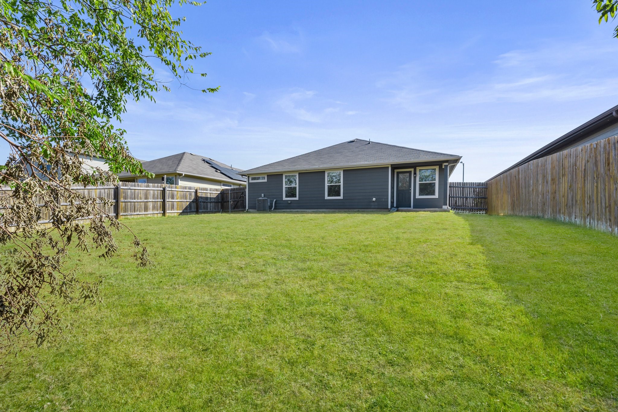 910 Comal Run Hutto, TX 78634 - Photo 21 of 25 Enjoy the spacious yard!