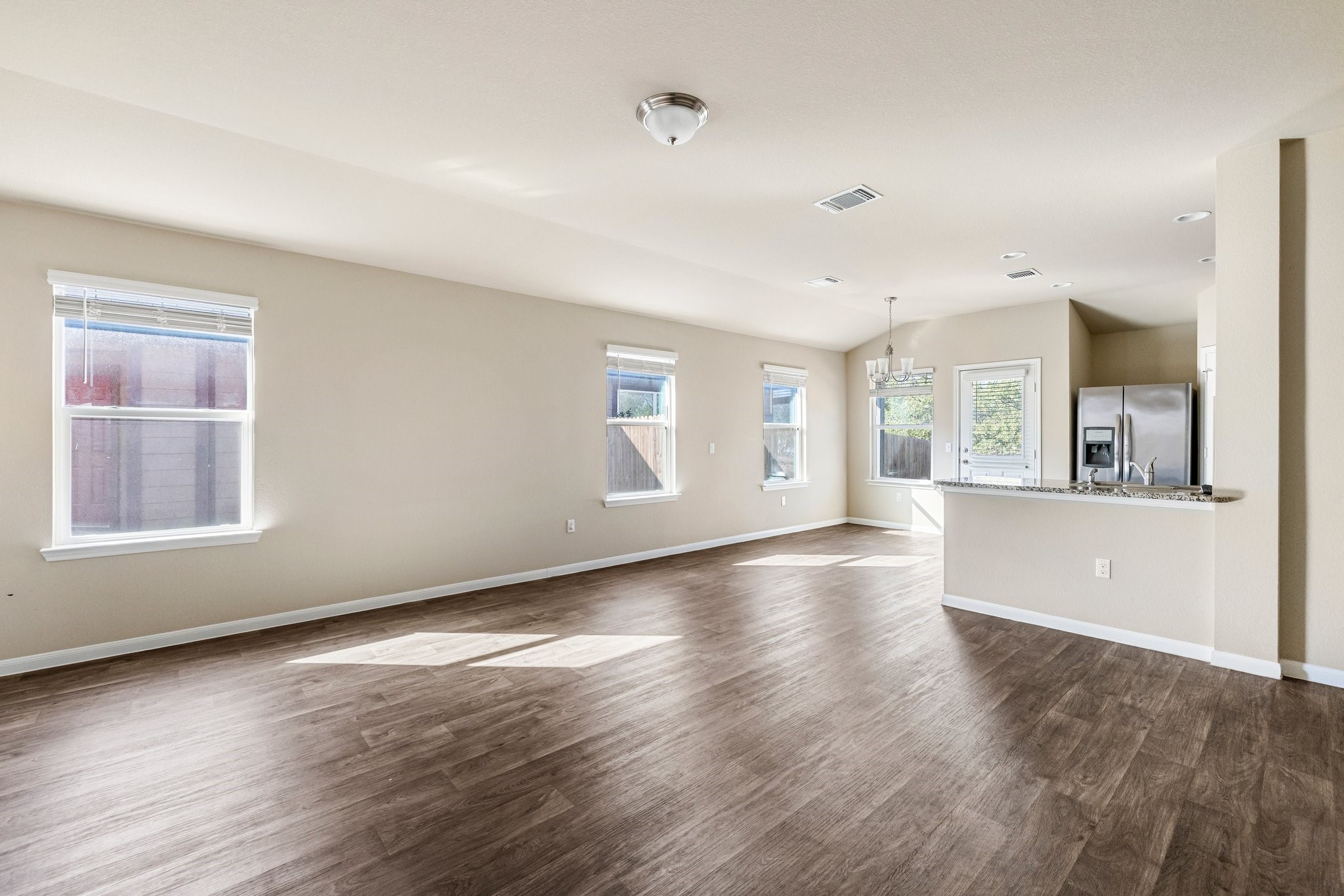 910 Comal Run Hutto, TX 78634 - Photo 5 of 25 Plenty of natural light.