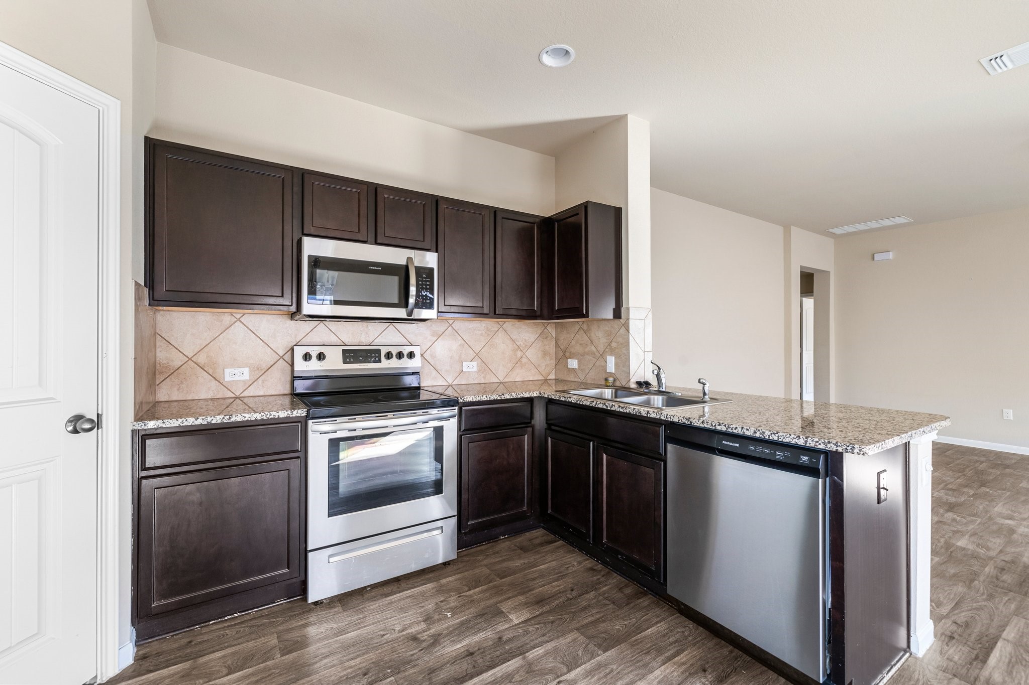 910 Comal Run Hutto, TX 78634 - Photo 7 of 25 Large pantry.