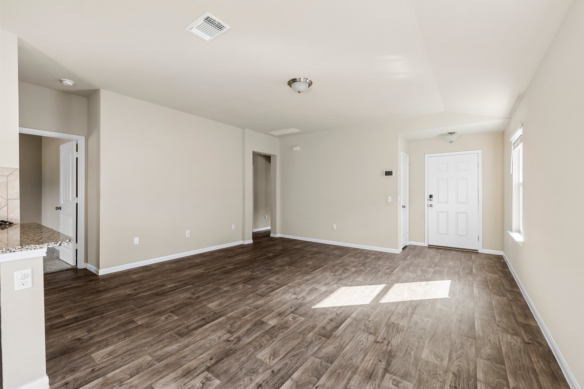 910 Comal Run Hutto, TX 78634 - Photo 9 of 25