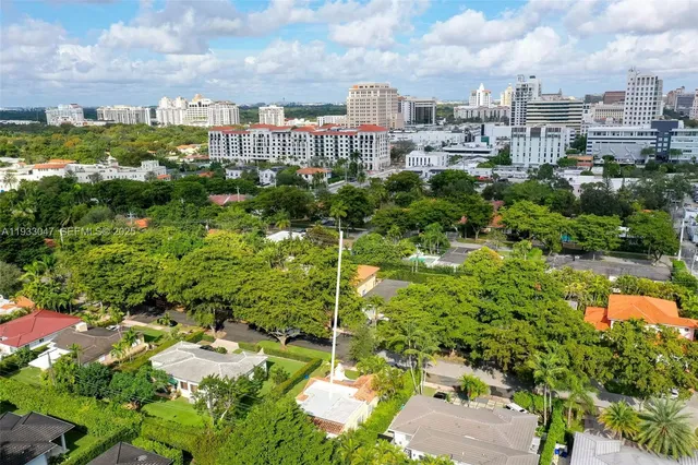 $950,000 | 222 Romano Avenue, Coral Gables, FL 33134