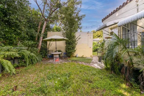 $950,000 | 222 Romano Avenue, Coral Gables, FL 33134