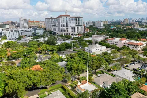 $950,000 | 222 Romano Avenue, Coral Gables, FL 33134