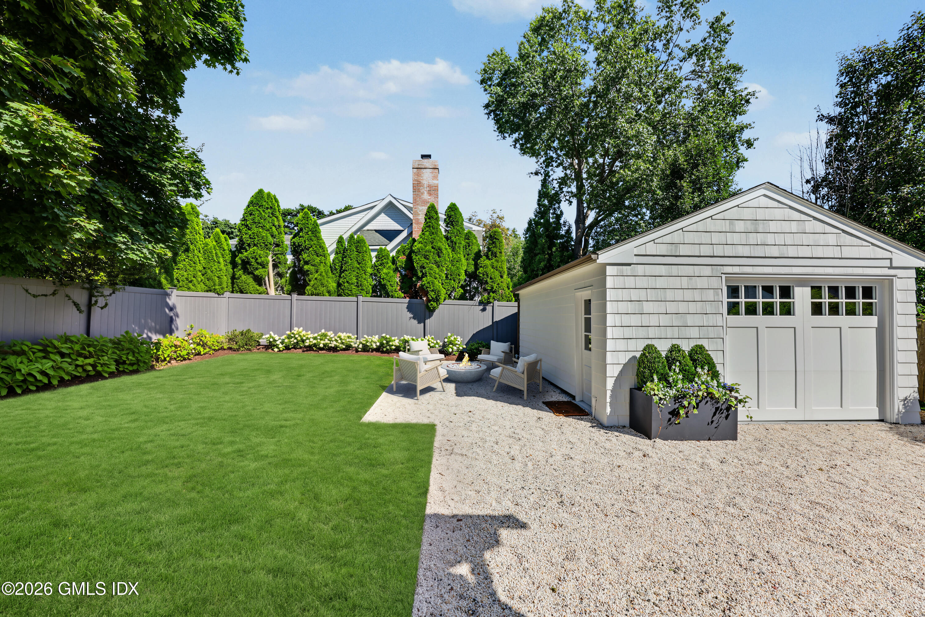 17 Center Road Old Greenwich, CT 06870 - Photo 18 of 22 Level Backyard