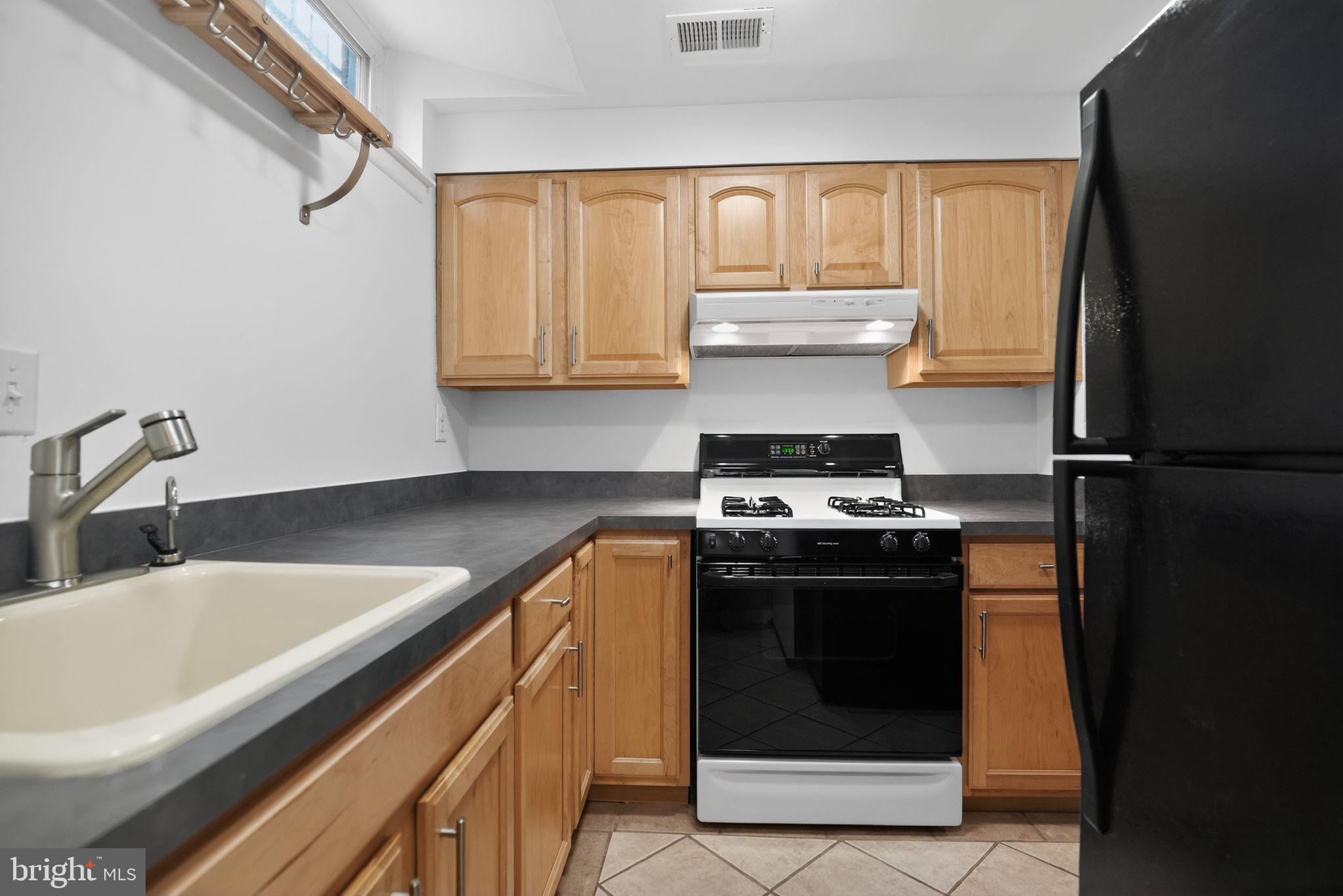 1110 Lombard Street, Unit 16 Philadelphia, PA 19147 - Photo 9 of 23 Kitchen