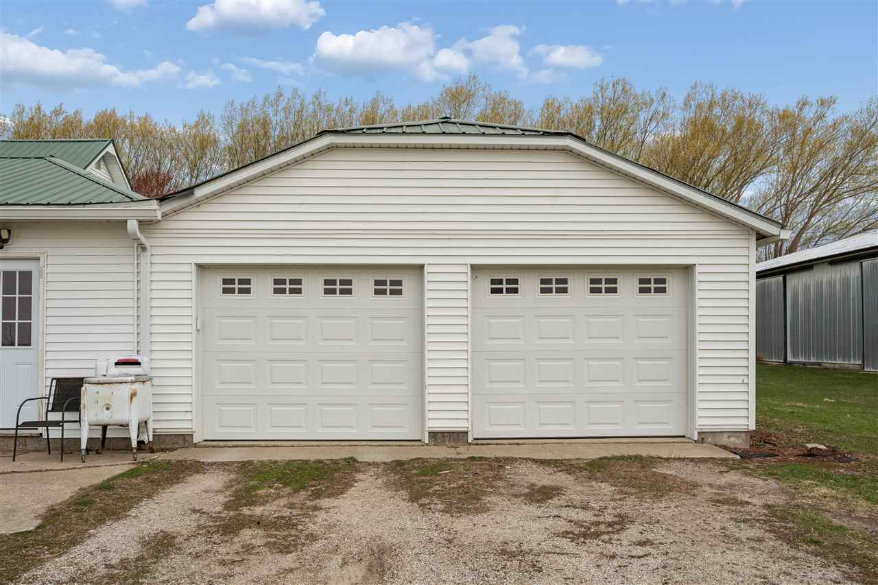1317 68th Street Keystone, IA 52249 - Photo 3 of 53 Gallery Image 3