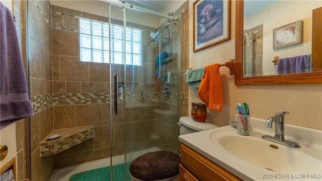 $699,800 | 900 Buckridge Road, Climax Springs, MO 65324